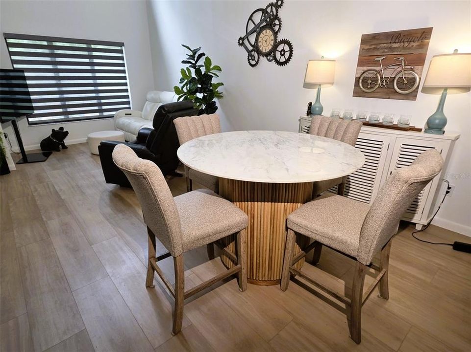 For Sale: $238,900 (2 beds, 2 baths, 1180 Square Feet)