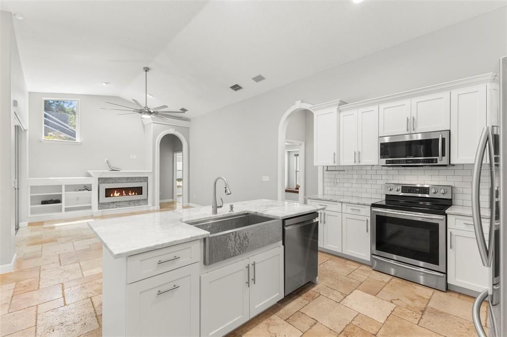 En Venta: $725,000 (4 camas, 3 baños, 2184 Pies cuadrados)