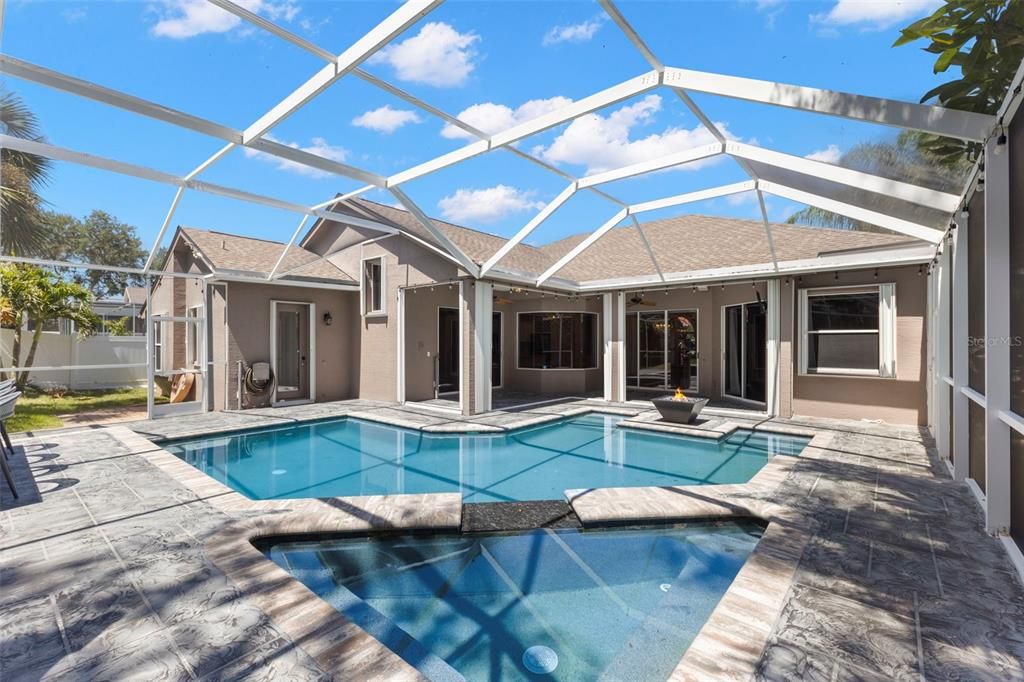 En Venta: $725,000 (4 camas, 3 baños, 2184 Pies cuadrados)