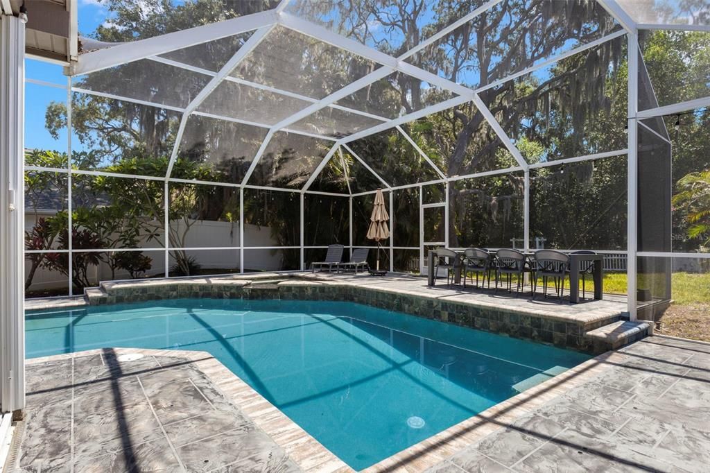 En Venta: $725,000 (4 camas, 3 baños, 2184 Pies cuadrados)