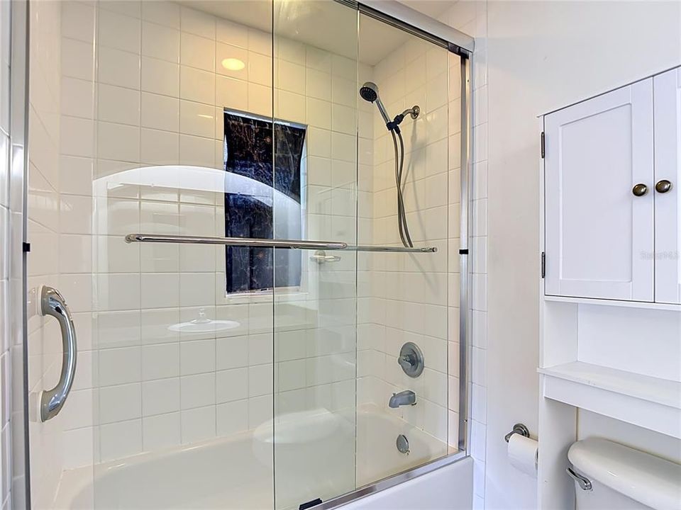 На продажу: $299,900 (3 спален, 2 ванн, 1230 Квадратных фут)