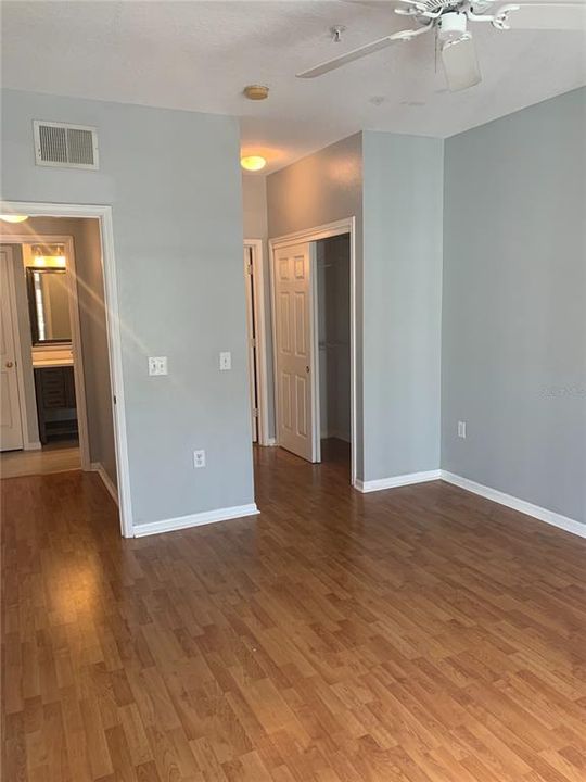 В аренду: $1,950 (2 спален, 1 ванн, 1066 Квадратных фут)