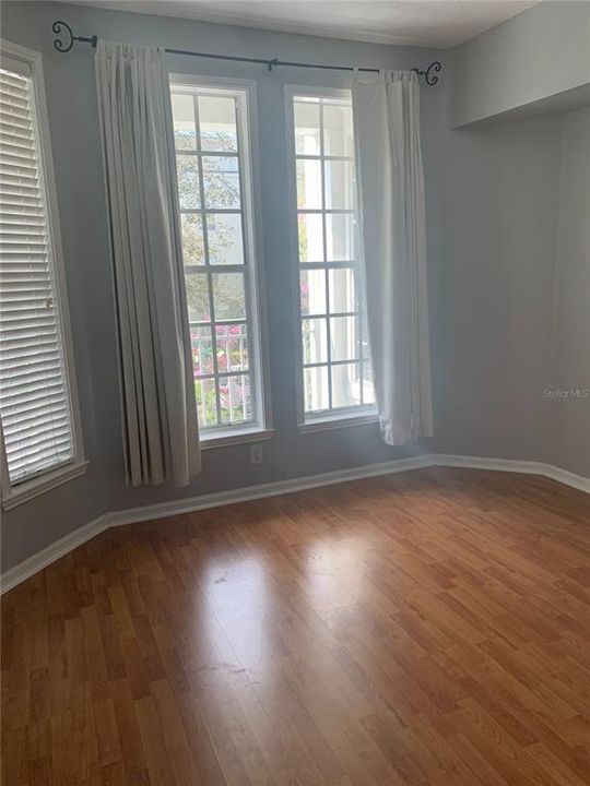 В аренду: $1,950 (2 спален, 1 ванн, 1066 Квадратных фут)