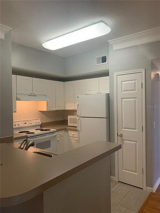 В аренду: $1,950 (2 спален, 1 ванн, 1066 Квадратных фут)