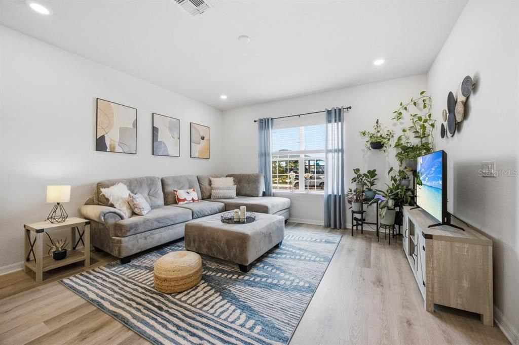 En Venta: $345,000 (3 camas, 2 baños, 1767 Pies cuadrados)