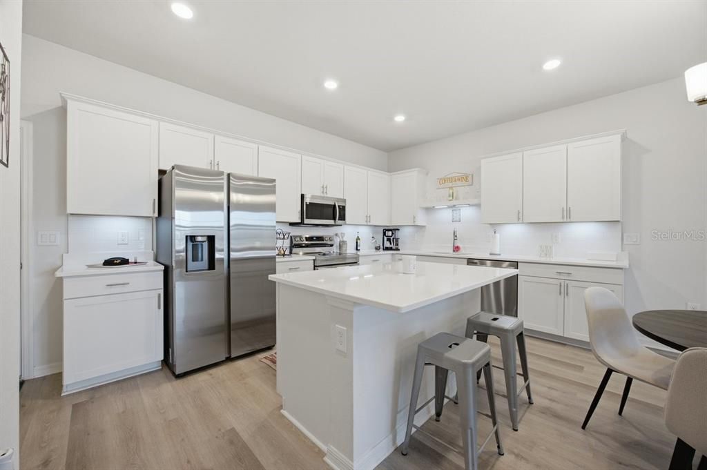 En Venta: $345,000 (3 camas, 2 baños, 1767 Pies cuadrados)