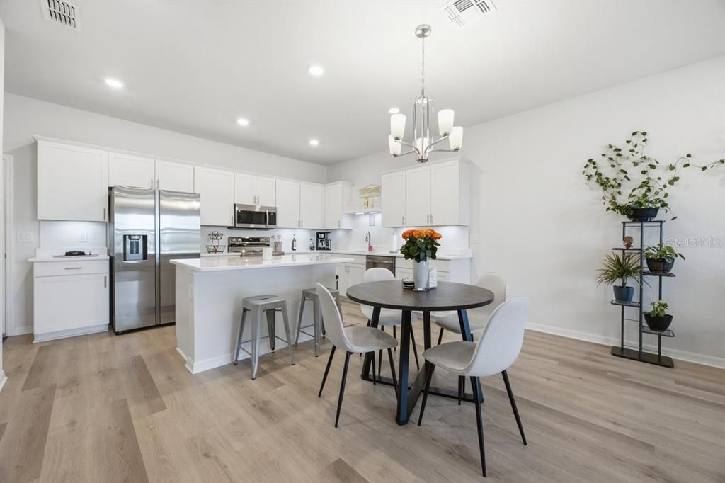 En Venta: $345,000 (3 camas, 2 baños, 1767 Pies cuadrados)