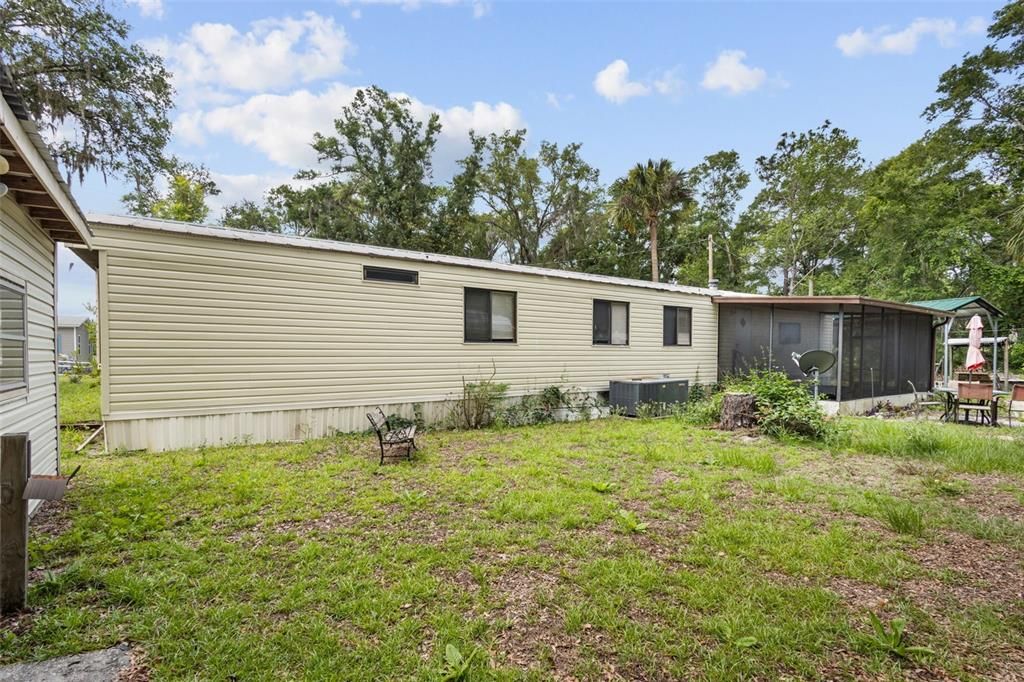 For Sale: $119,500 (3 beds, 2 baths, 966 Square Feet)