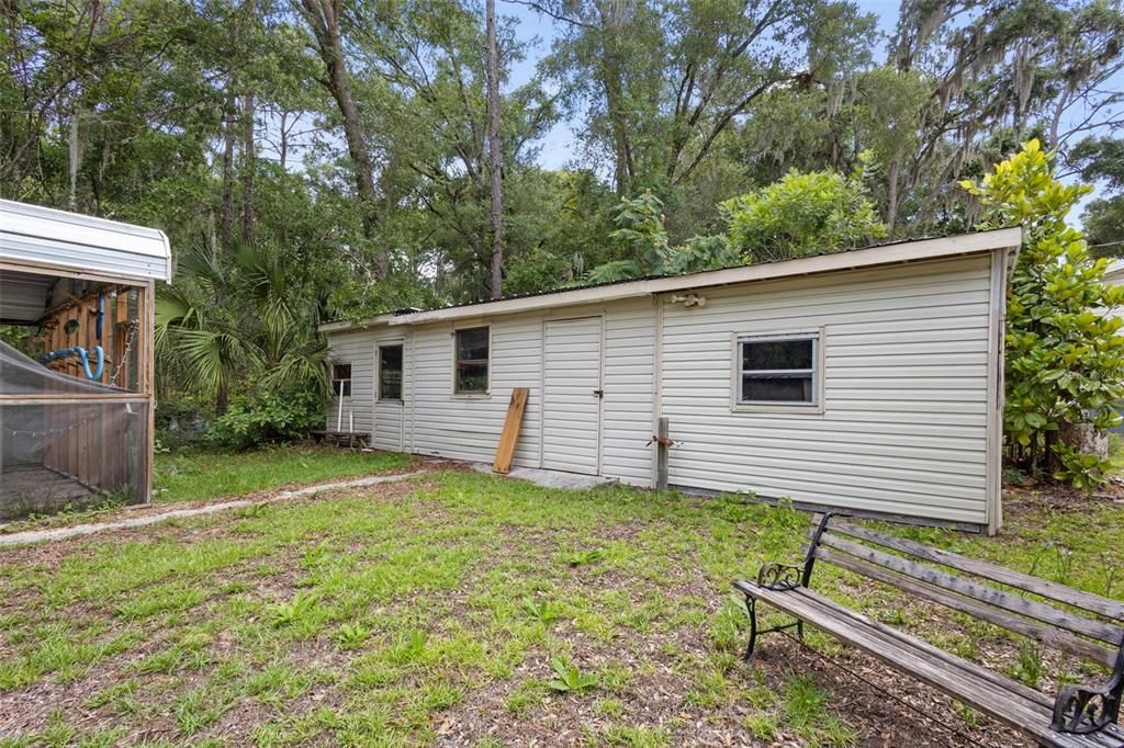 For Sale: $119,500 (3 beds, 2 baths, 966 Square Feet)