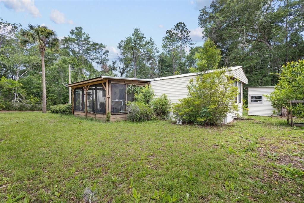 For Sale: $119,500 (3 beds, 2 baths, 966 Square Feet)