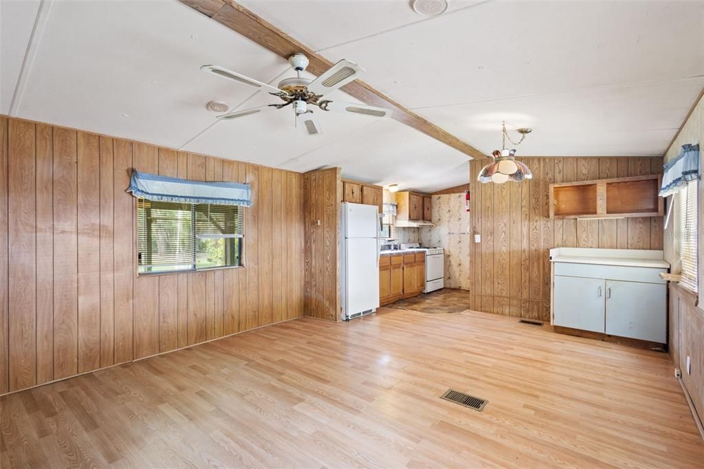 For Sale: $119,500 (3 beds, 2 baths, 966 Square Feet)