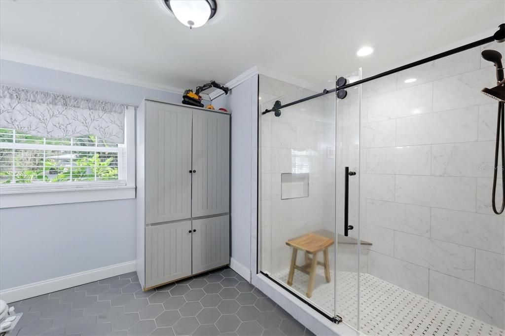 For Sale: $579,000 (4 beds, 2 baths, 2502 Square Feet)