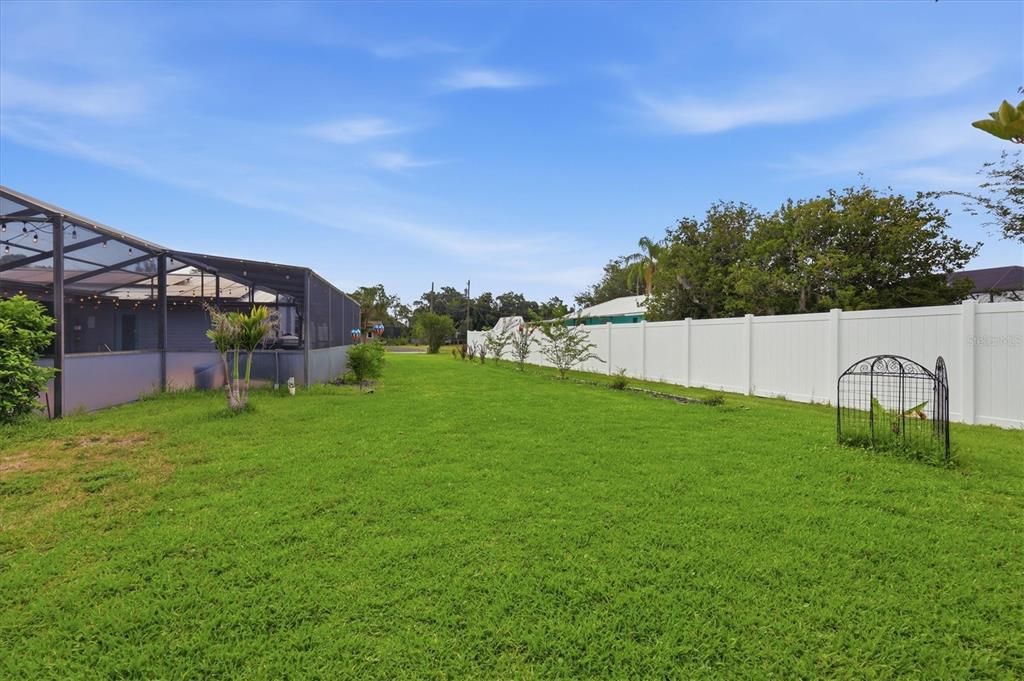 For Sale: $579,000 (4 beds, 2 baths, 2502 Square Feet)