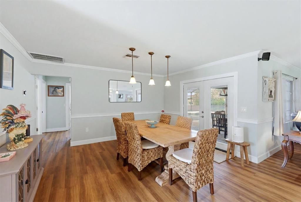 For Sale: $579,000 (4 beds, 2 baths, 2502 Square Feet)