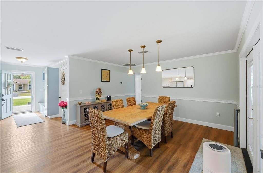 For Sale: $579,000 (4 beds, 2 baths, 2502 Square Feet)