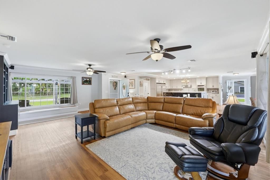 For Sale: $579,000 (4 beds, 2 baths, 2502 Square Feet)