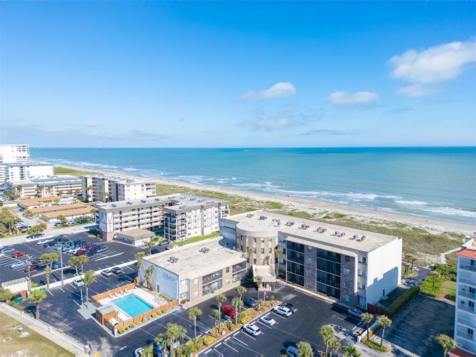 Active With Contract: $297,000 (2 beds, 2 baths, 1035 Square Feet)