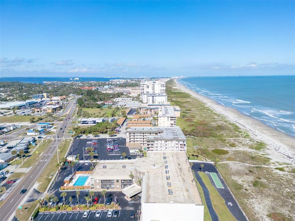 Active With Contract: $297,000 (2 beds, 2 baths, 1035 Square Feet)