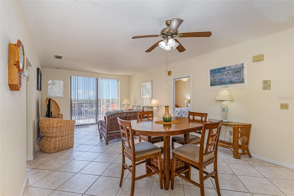Active With Contract: $297,000 (2 beds, 2 baths, 1035 Square Feet)