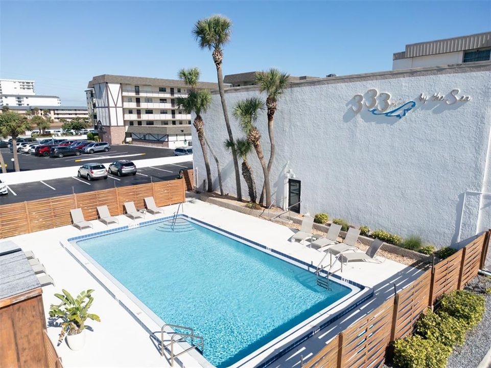 Active With Contract: $297,000 (2 beds, 2 baths, 1035 Square Feet)