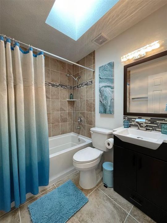 For Rent: $2,895 (3 beds, 2 baths, 1661 Square Feet)