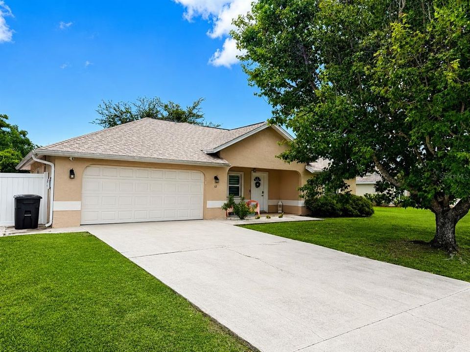For Rent: $2,895 (3 beds, 2 baths, 1661 Square Feet)