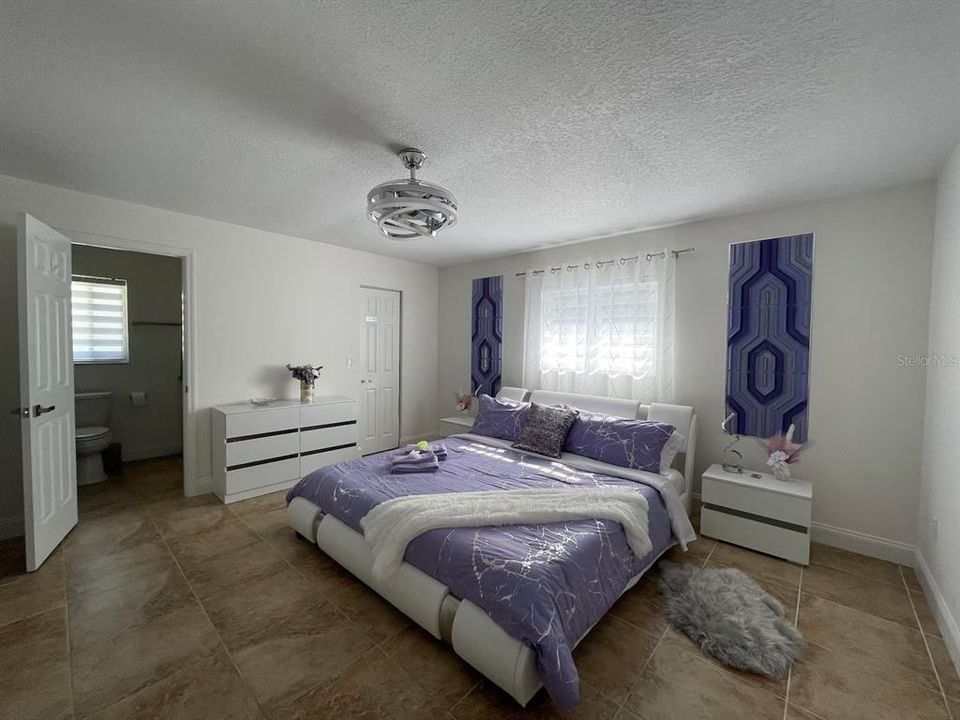 For Rent: $2,895 (3 beds, 2 baths, 1661 Square Feet)