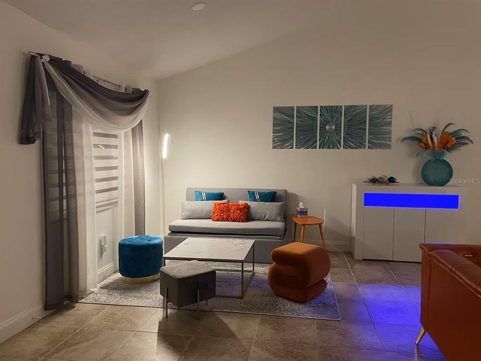 For Rent: $2,895 (3 beds, 2 baths, 1661 Square Feet)