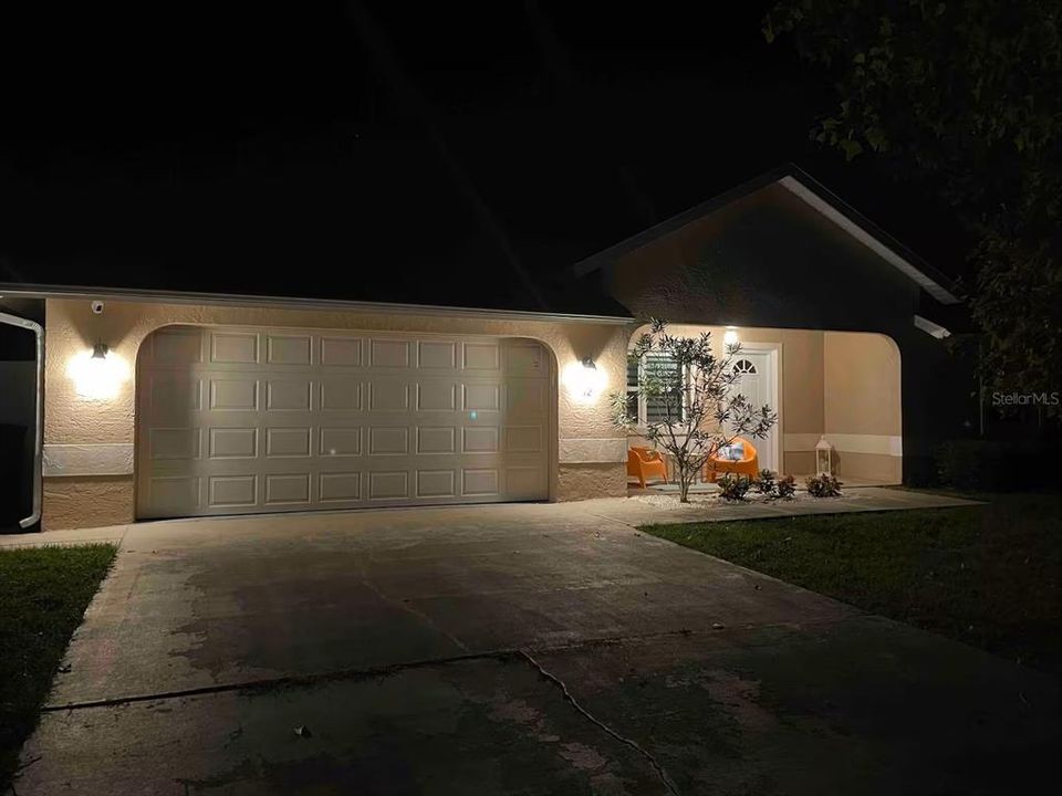 For Rent: $2,895 (3 beds, 2 baths, 1661 Square Feet)