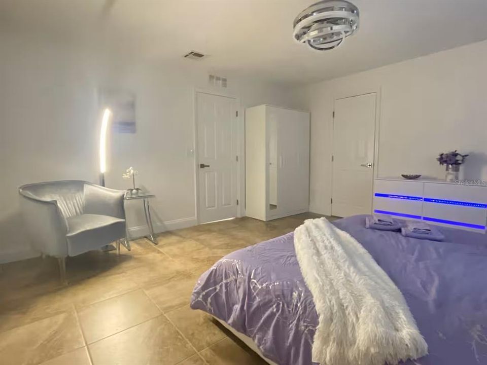For Rent: $2,895 (3 beds, 2 baths, 1661 Square Feet)