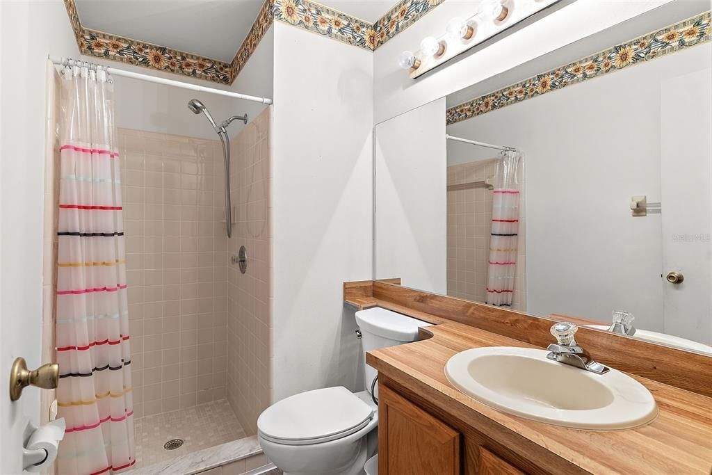 На продажу: $285,000 (2 спален, 2 ванн, 1053 Квадратных фут)