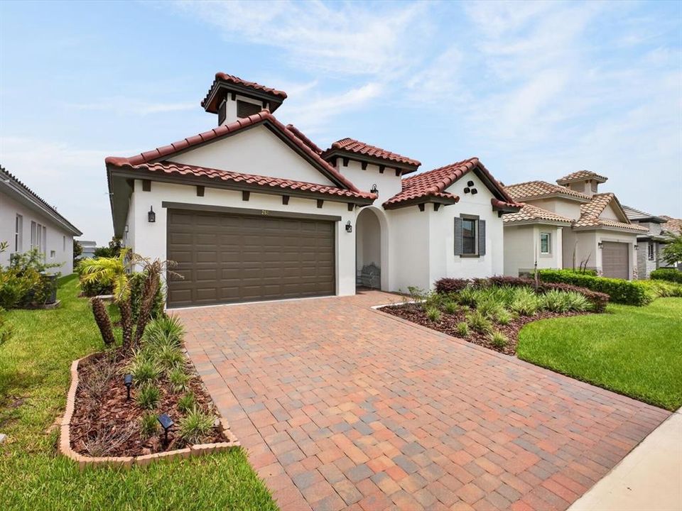 En Venta: $735,000 (4 camas, 3 baños, 2283 Pies cuadrados)