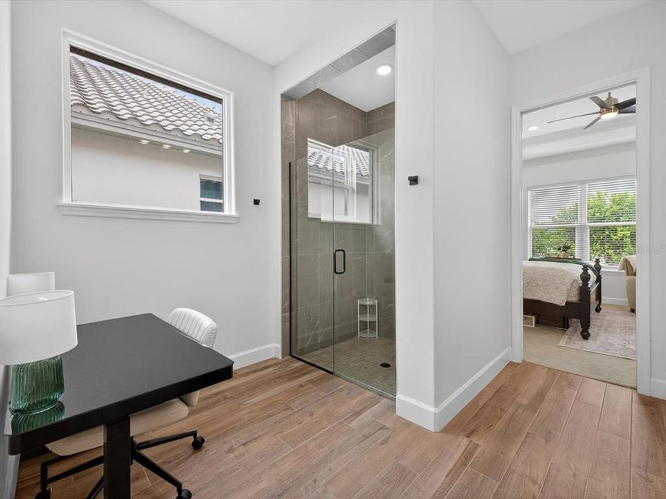 En Venta: $735,000 (4 camas, 3 baños, 2283 Pies cuadrados)