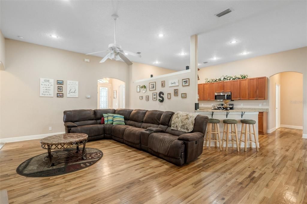 For Sale: $449,000 (4 beds, 3 baths, 2674 Square Feet)