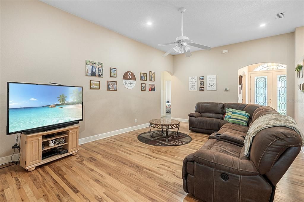 For Sale: $449,000 (4 beds, 3 baths, 2674 Square Feet)