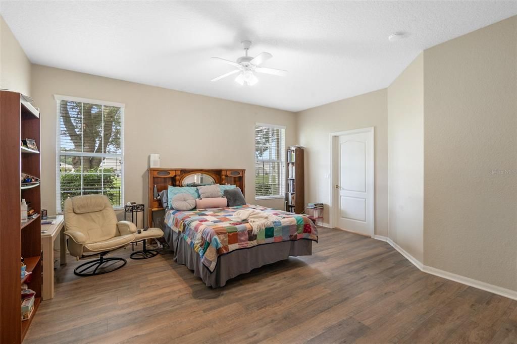 For Sale: $449,000 (4 beds, 3 baths, 2674 Square Feet)