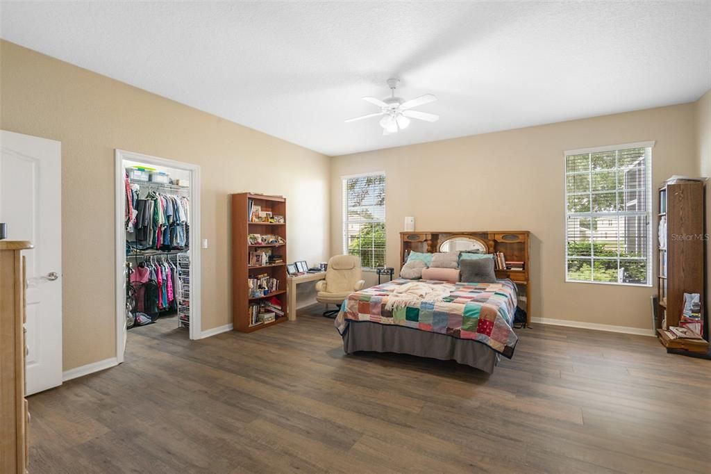 For Sale: $449,000 (4 beds, 3 baths, 2674 Square Feet)