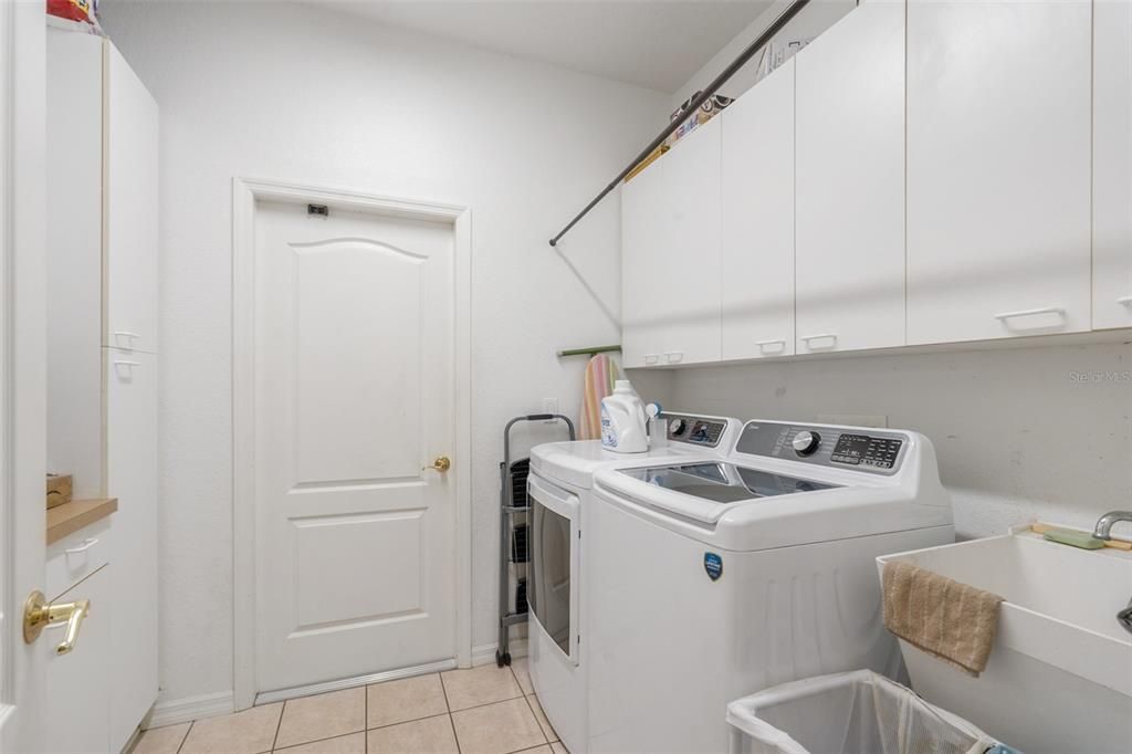 For Sale: $449,000 (4 beds, 3 baths, 2674 Square Feet)