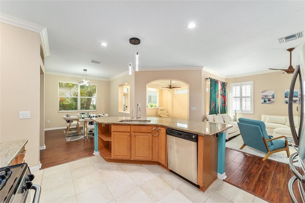 For Sale: $495,000 (3 beds, 2 baths, 1906 Square Feet)