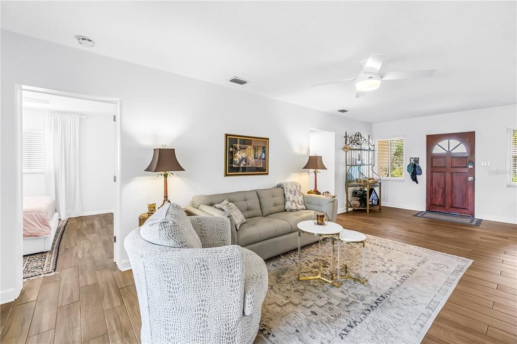 For Sale: $589,000 (3 beds, 2 baths, 1502 Square Feet)