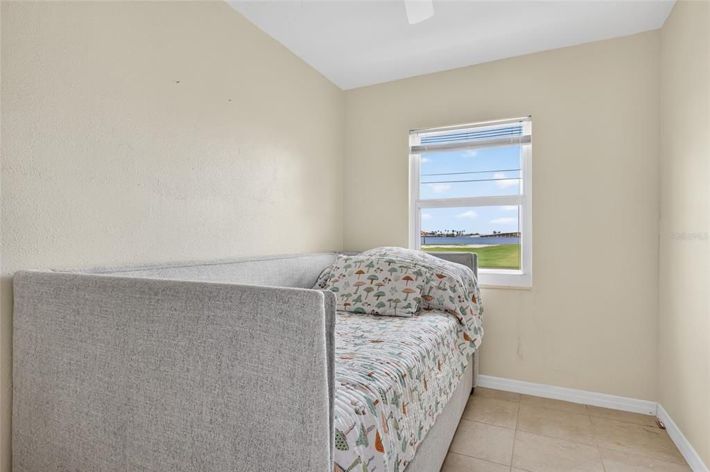 For Sale: $560,000 (3 beds, 2 baths, 1425 Square Feet)