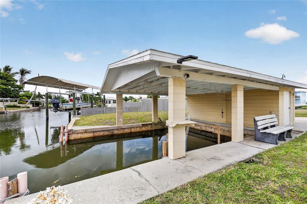 For Sale: $560,000 (3 beds, 2 baths, 1425 Square Feet)