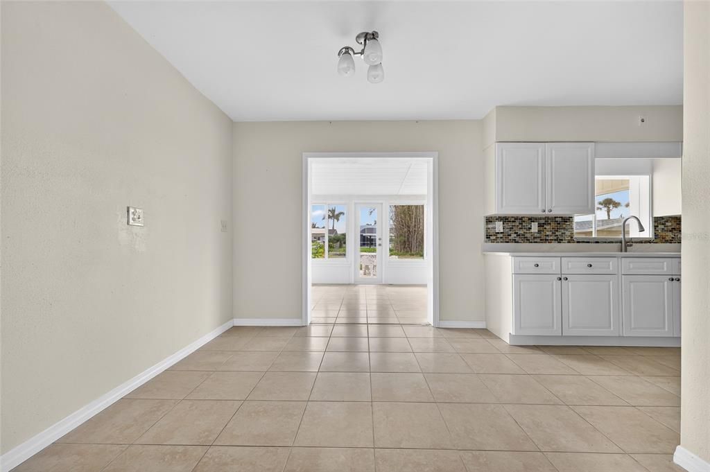 For Sale: $560,000 (3 beds, 2 baths, 1425 Square Feet)