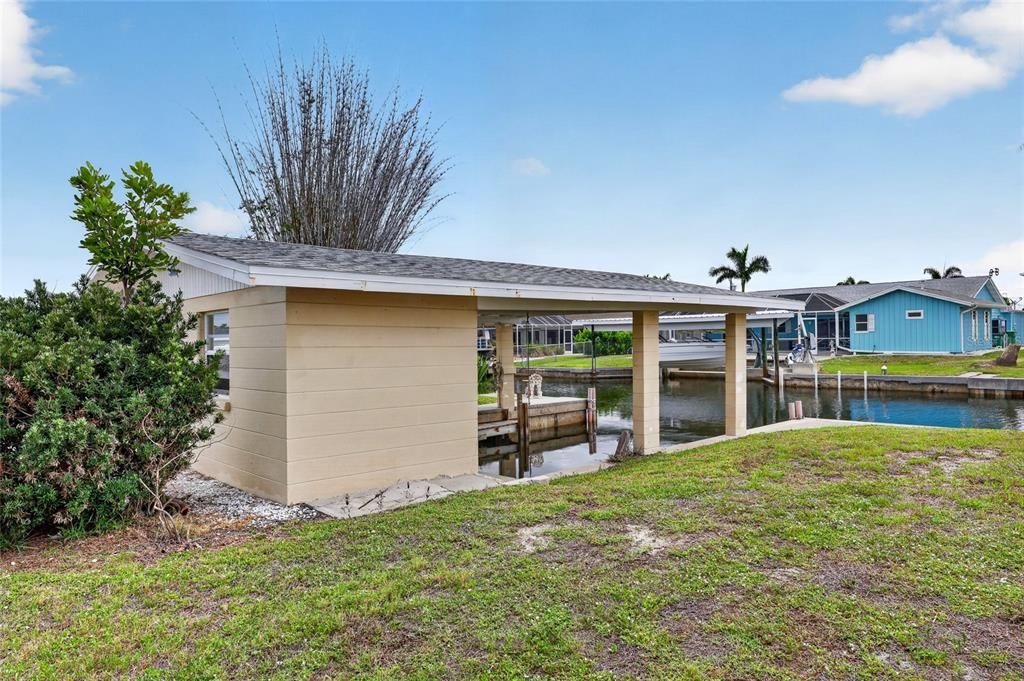 For Sale: $560,000 (3 beds, 2 baths, 1425 Square Feet)