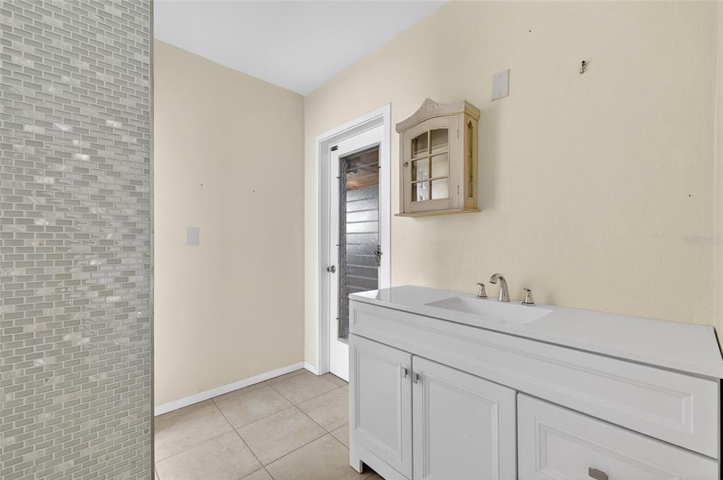 For Sale: $560,000 (3 beds, 2 baths, 1425 Square Feet)