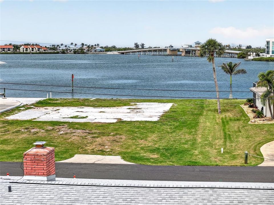 For Sale: $560,000 (3 beds, 2 baths, 1425 Square Feet)