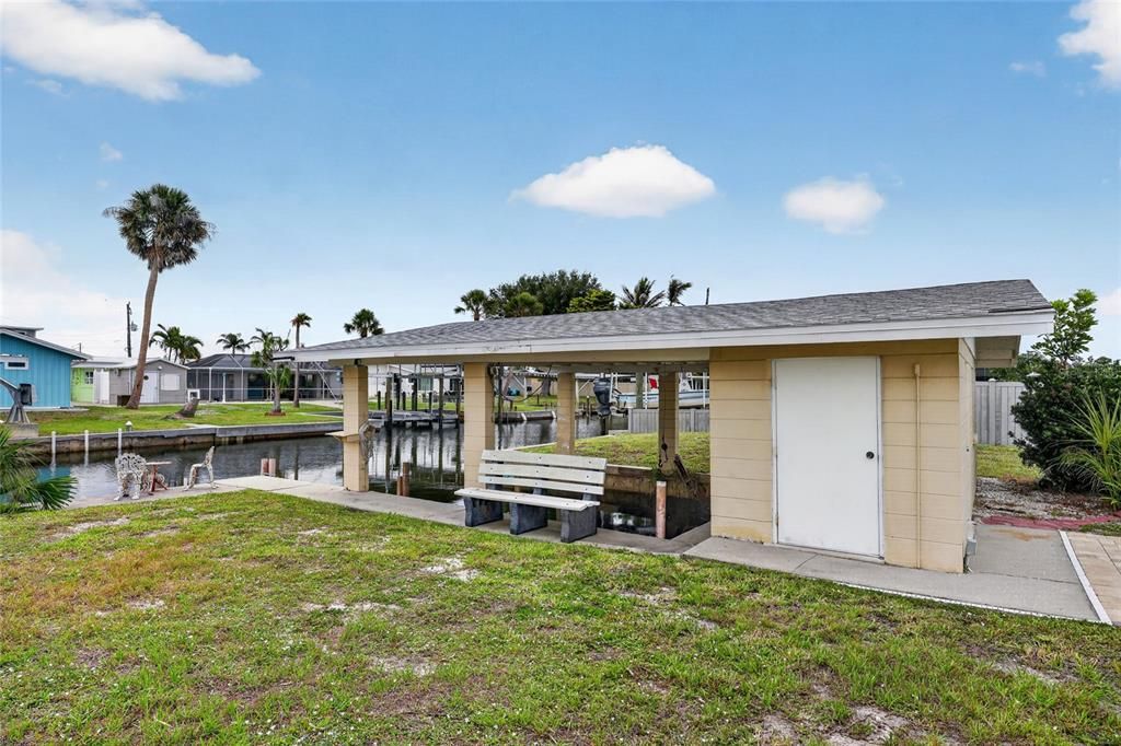 For Sale: $560,000 (3 beds, 2 baths, 1425 Square Feet)
