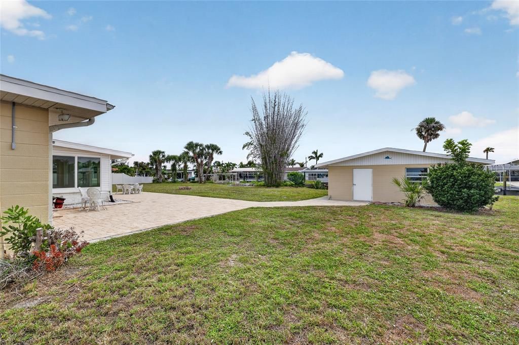 For Sale: $560,000 (3 beds, 2 baths, 1425 Square Feet)