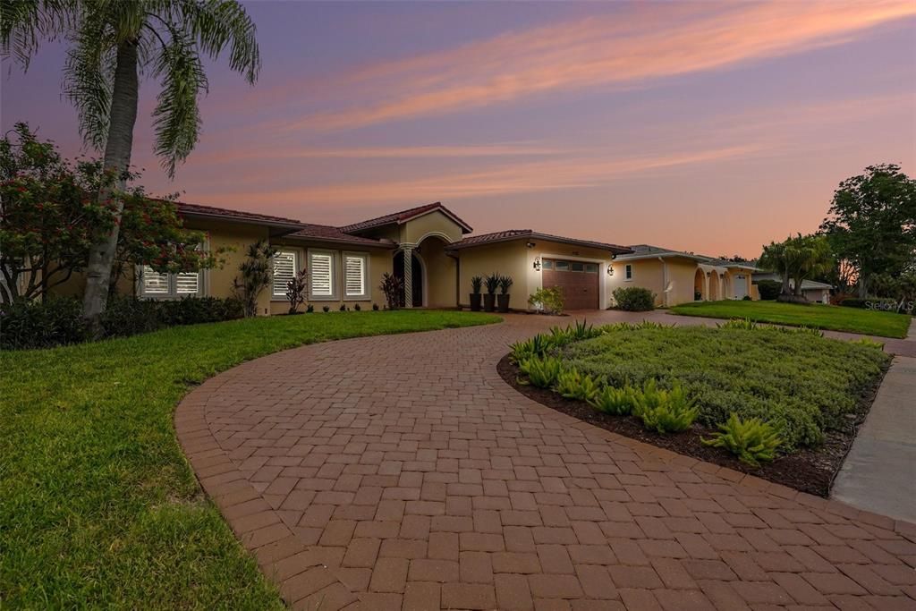 For Sale: $1,250,000 (4 beds, 3 baths, 3256 Square Feet)