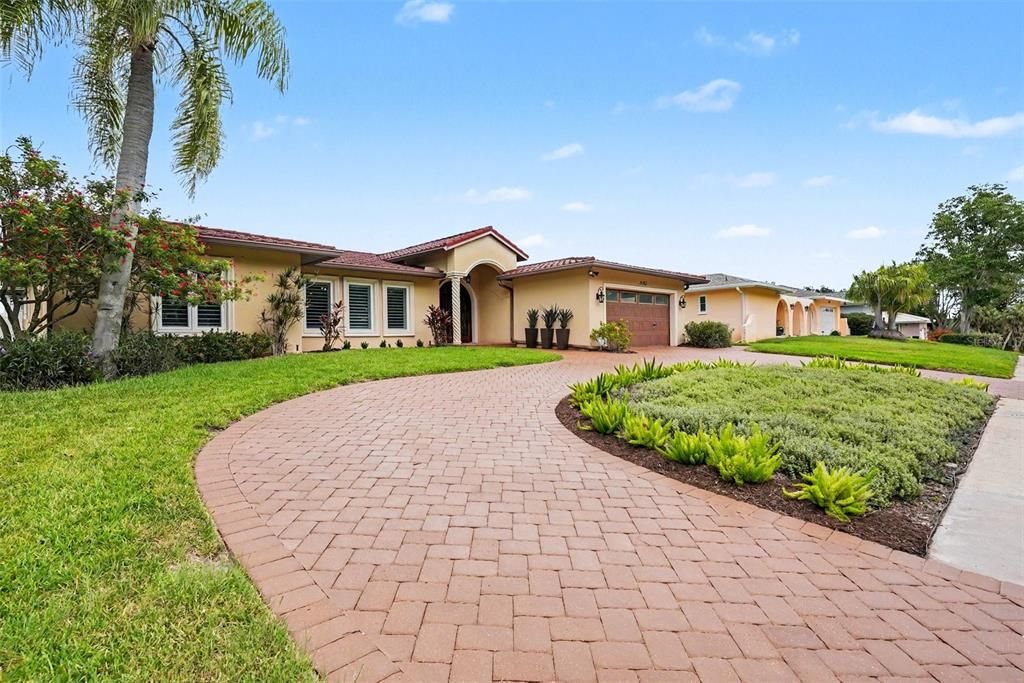 For Sale: $1,250,000 (4 beds, 3 baths, 3256 Square Feet)